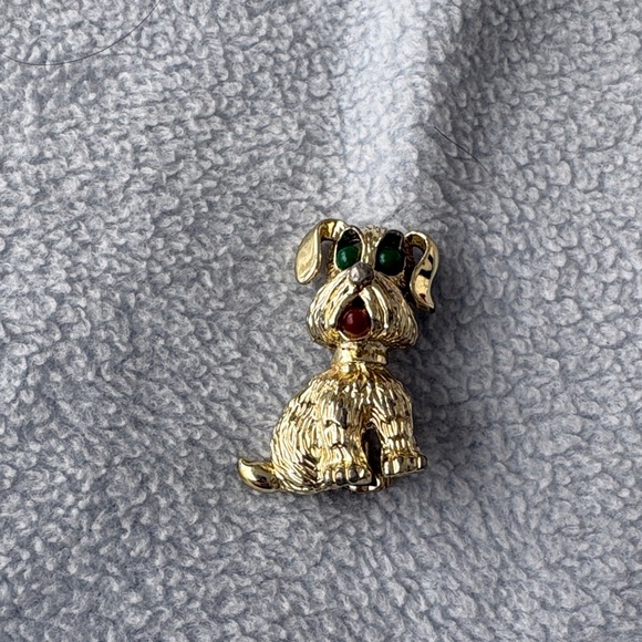 Sarah Coventry Jewelry - Sarah Coventry Gold Dog Brooch with Green and Red Stones